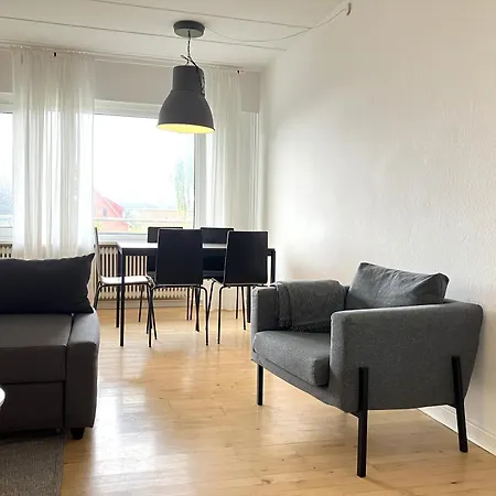 Tow-bedroom Located In The Beautiful Of Apartman *